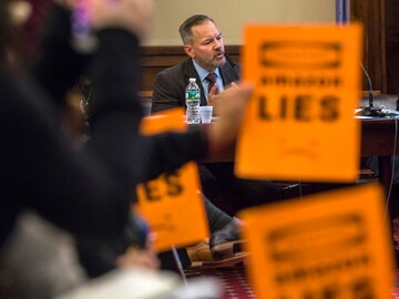 Tech giants amass a lobbying army for epic Washington battle