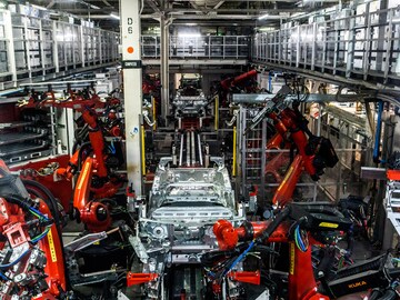 Tesla, facing setbacks and skeptics, tries to get back on course