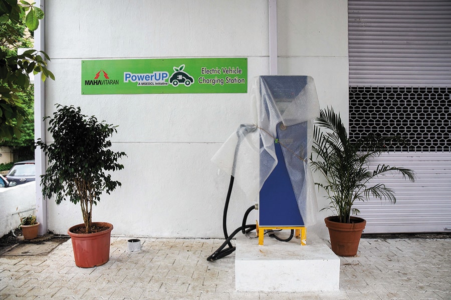 g_117443_ev_bikes_charging_station_280x210.jpg