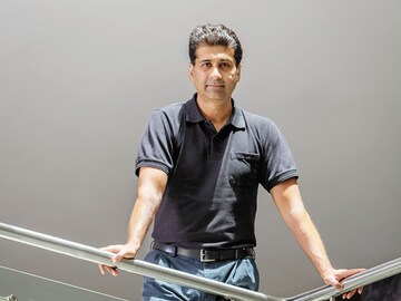 Bajaj Auto beats slowdown blues