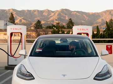 Let's not get carried away by driverless cars just yet