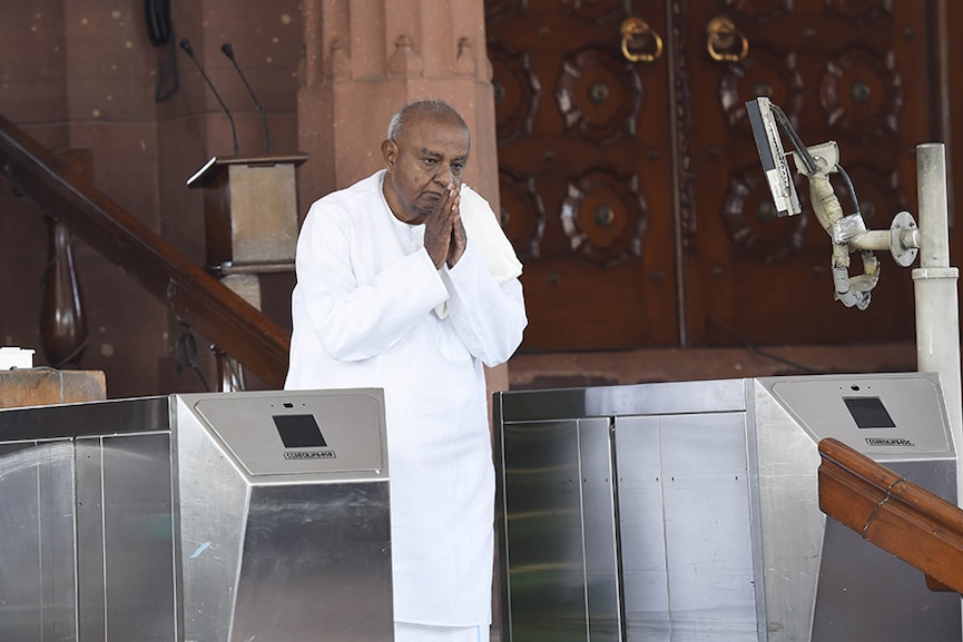 g_116461_deve_gowda_280x210.jpg?impolicy=website&width=865&height=577