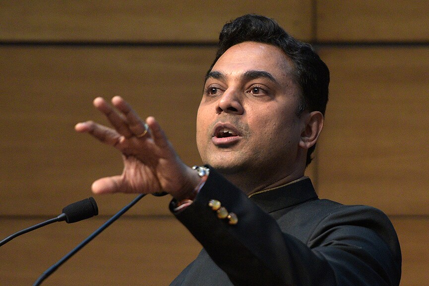 g_123147_krishnamurthy_subramanian_280x210.jpg?impolicy=website&width=865&height=577