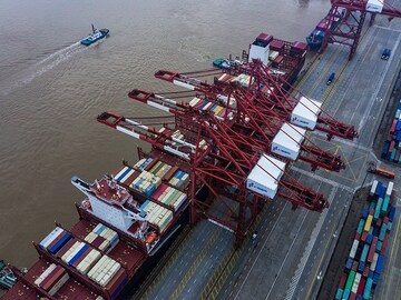 It's official: Global trade is deteriorating, sapping the world's economy