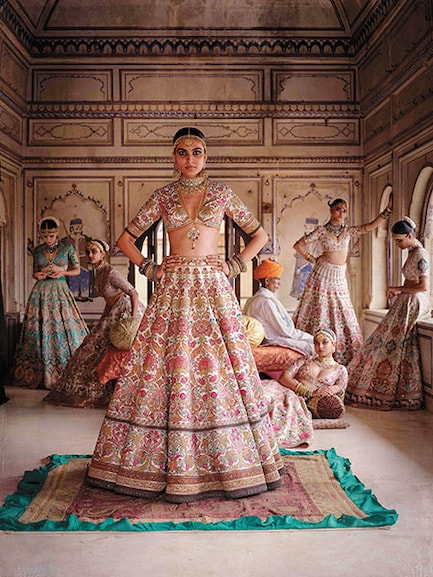 g_122353_sabyasachi_designed_clothes_280x210.jpg?impolicy=website&width=865&height=577