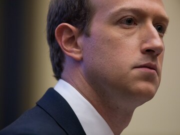 Facebook employees write to Mark Zuckerberg on allowing 'lies' in political ads