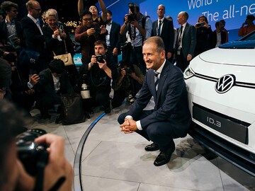 VW Executives and Ex-CEO charged with market manipulation