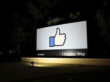 Facebook tests hiding 'Likes' on social media posts