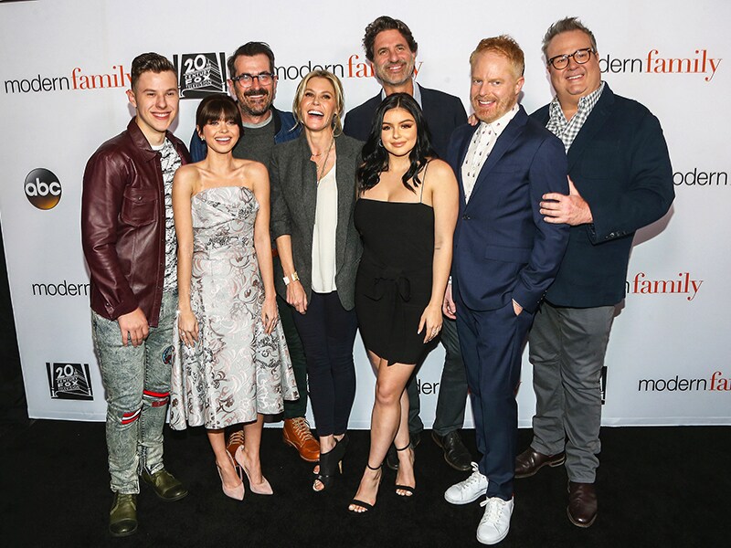 'Modern Family' goes in for a group hug