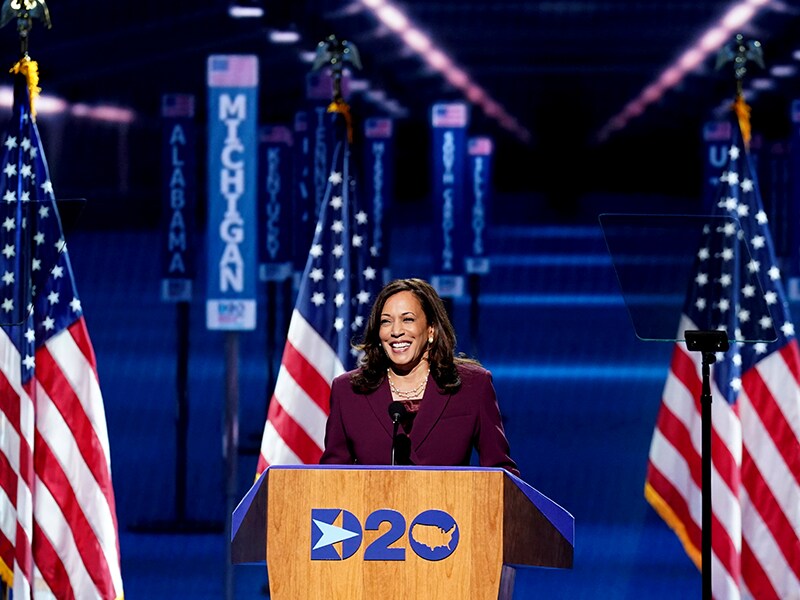 Photo of the Day: Kamala Harris accepts VP nomination