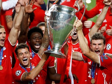 Photo of the Day: Bayern Munich lifts Champions League trophy