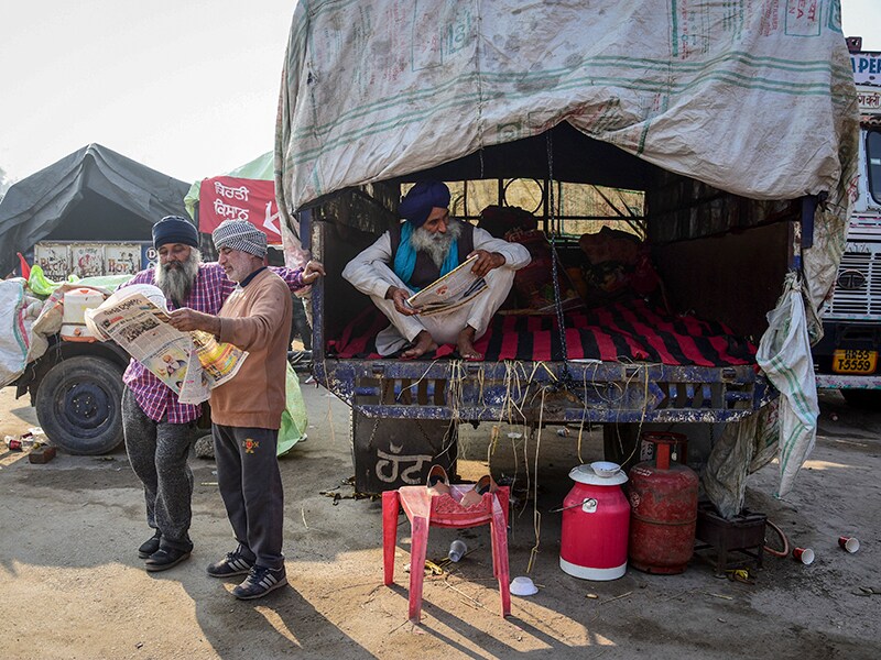 Photo of the Day: Protesting farmers invited for government talks today