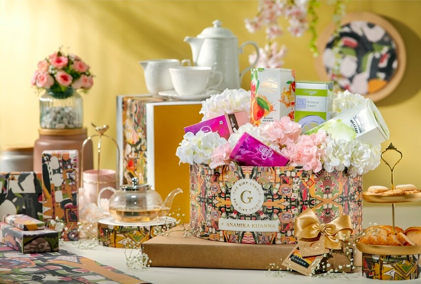 anamika khanna hamper