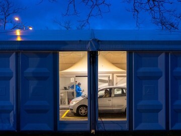 UK and US Officials Spar Over 'Vaccine Nationalism'