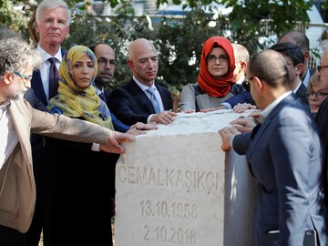 Saudi crown prince hacked Jeff Bezos's phone: Reports