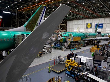 U.S. Growth at Slowest Since 2016, Complicating Trump's Pitch