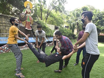 Photo of the Day: CBSE students celebrate results