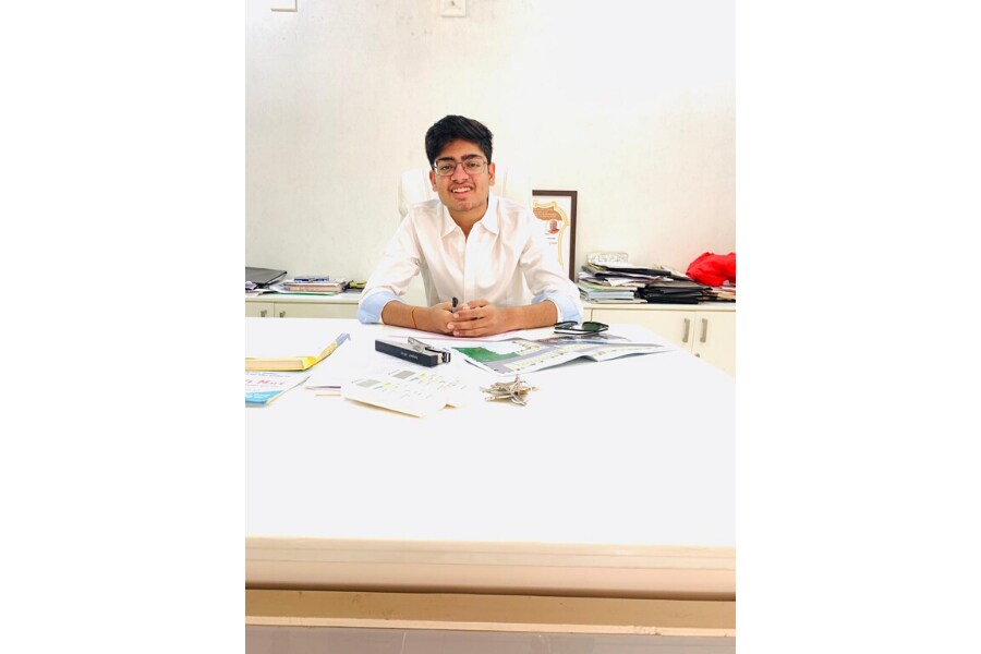 shreyam shukla - 900x600