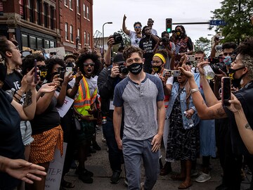 Minneapolis will dismantle its police force, Council members pledge