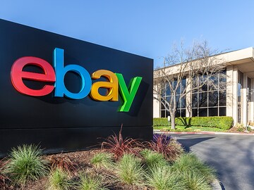 Ex-eBay staff sent critics live roaches, bloody pig face mask