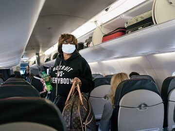 Coronavirus: How to disinfect your space on an airplane
