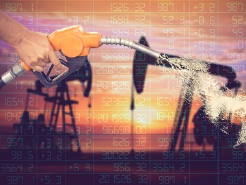 Oil prices dive as Saudi Arabia takes aim at Russian production