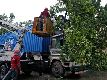 Photo of the day: Cyclone Amphan devastates Kolkata