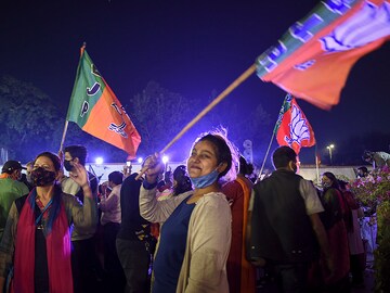 Photo of the Day: Celebrations at BJP headquarters after big Bihar victory