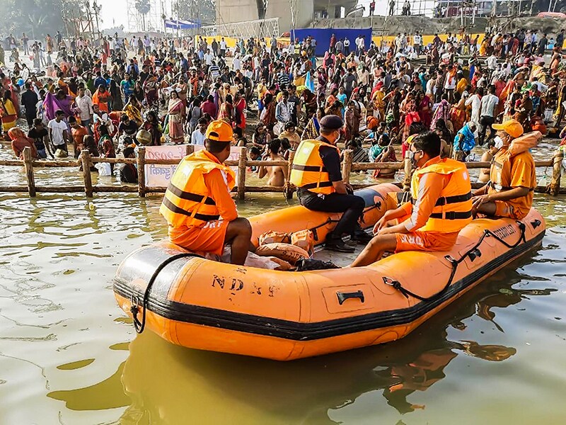 Photo of the Day: Preparations on for Chhath Puja by the Ganges