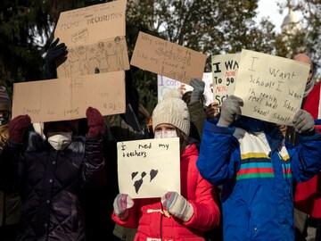 'Remote learning is not working', New York parents say