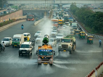 Photo of the Day: An alarming level of smog envelopes New Delhi