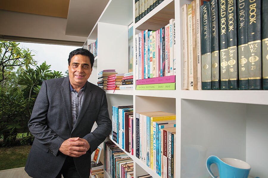 ronnie screwvala entrepreneur