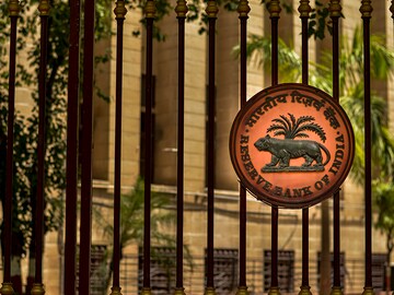 Will Reserve Bank of India's Quantitative Easing approach stimulate economic recovery?