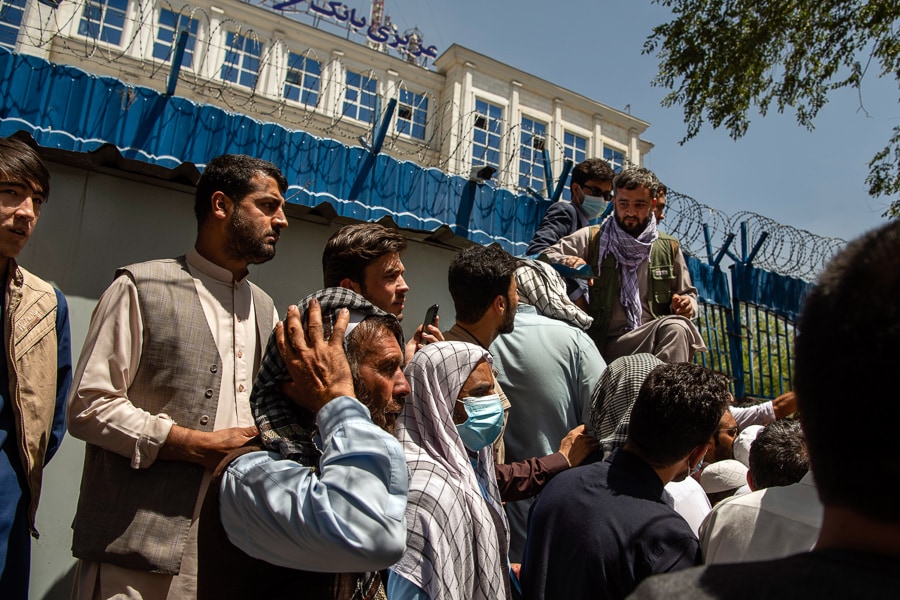 US and IMF apply a financial squeeze on the Taliban