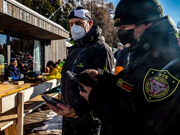 In Alps, natural remedies and Covid-19 thrive