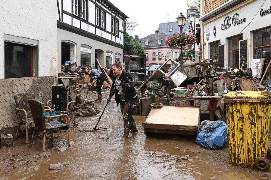 Photo of the day: Devastation all around