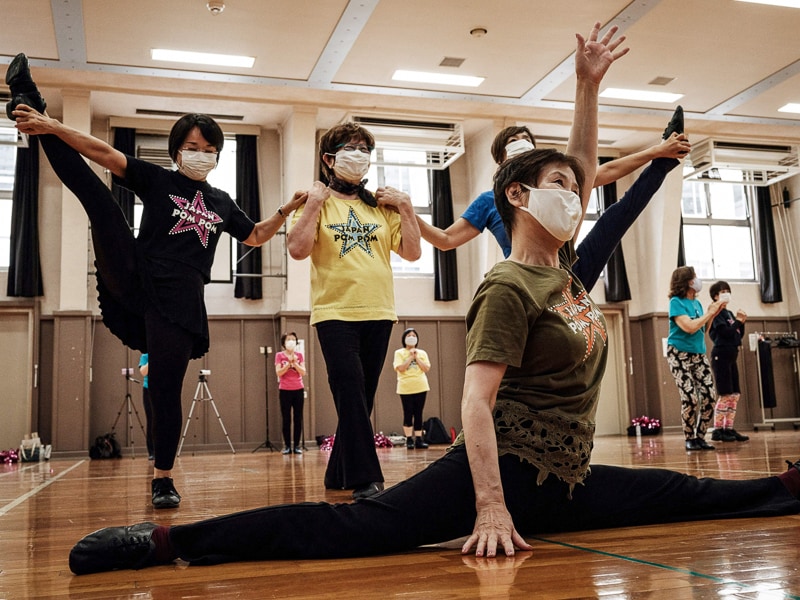 Japan's seniors find joy in cheerleading