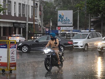 Photo of the day: Pre-monsoon showers