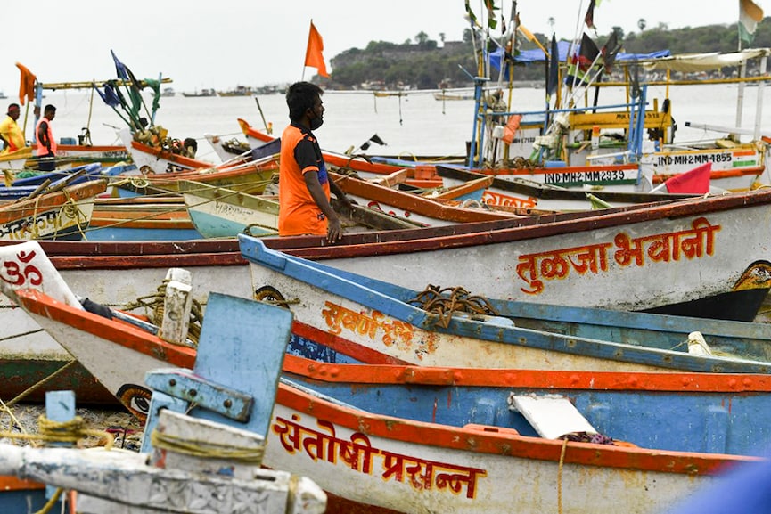 Photo of the day: Bracing for a storm