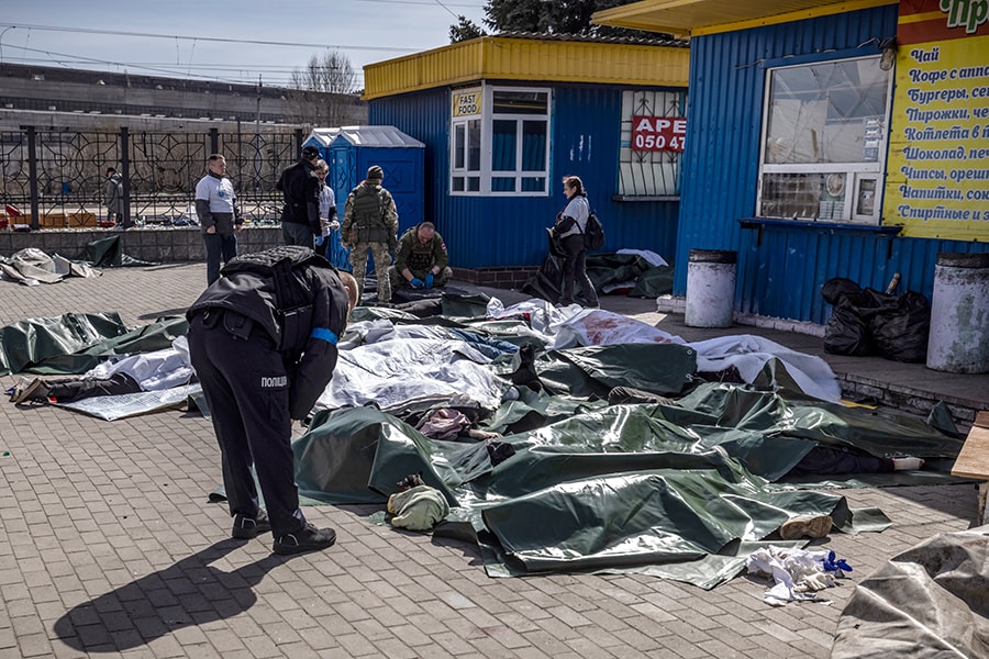 Heavy bombardments hammered Ukraine through the weekend, adding to mounting casualties six weeks into Russia's invasion of its neighbour. (Credit: FADEL SENNA / AFP)