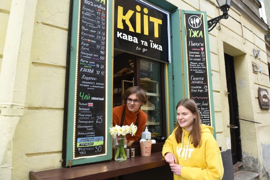 Photo of the Day: Cat cafe in war-torn Ukraine