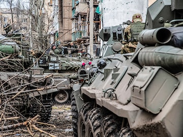 Defenders of Ukraine's Mariupol stand ground, call for security guarantees