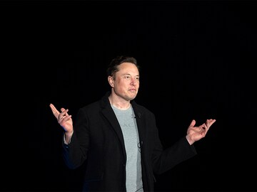 Elon Musk says he has financing to take Twitter buyout bid to investors