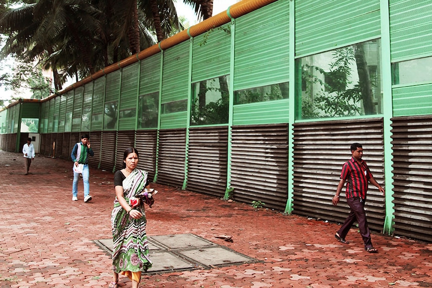 In Mumbai where noise pollution from construction is rampant, builders advertise luxury housing with blue skies and birdsong. They say nothing of their neighbours who are forced to bear excruciating noise for months or years.
Image: Getty Images