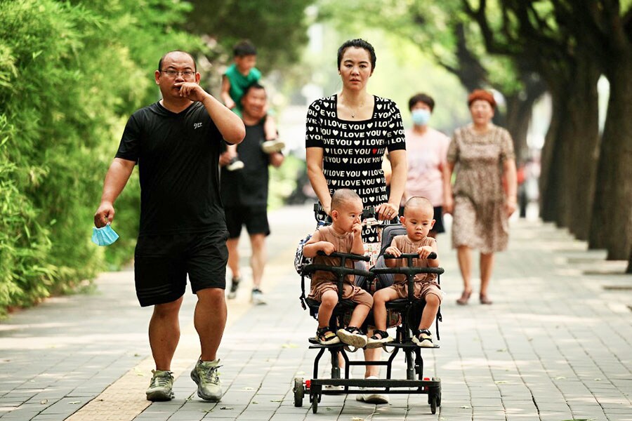 China population to begin shrinking by 2025