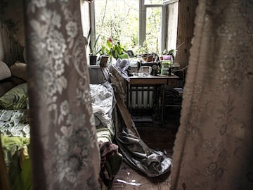 Russian strikes near Ukraine nuclear plant kill 14