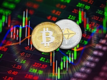 Bitcoin hits $25K as bearish voices call BTC price 'double top'