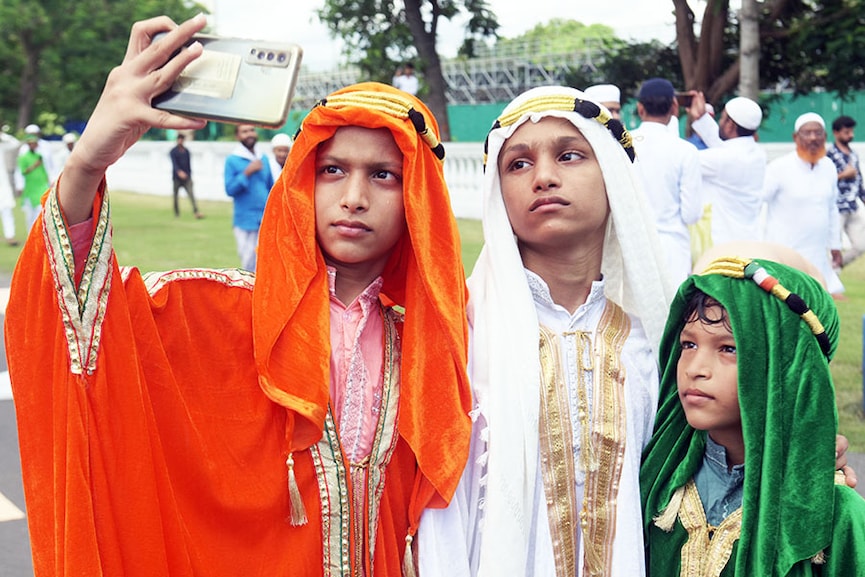 Photo of the day: Ceremonial selfie