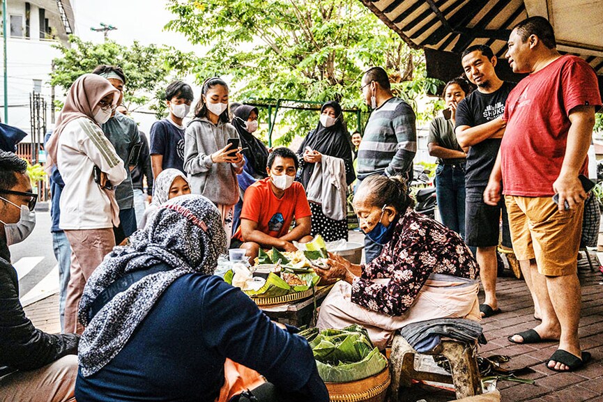 Elderly Indonesian culinary legend's sweet treats stand the test of time