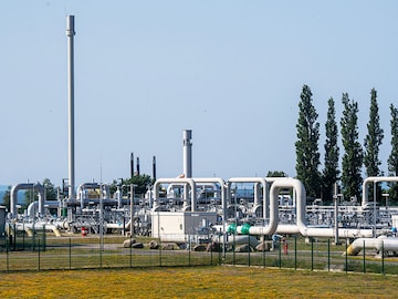 Europe waits to see if Russia restarts gas shipments through key pipeline